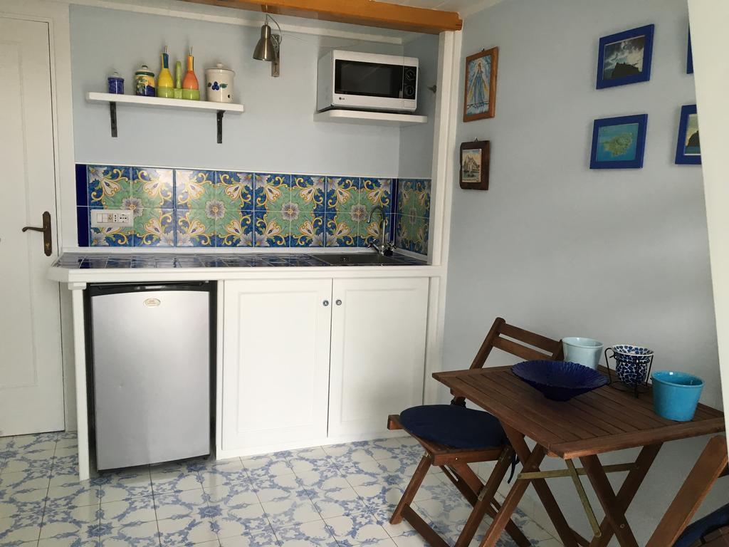 イスキア島Casa Azzurraアパートメント エクステリア 写真